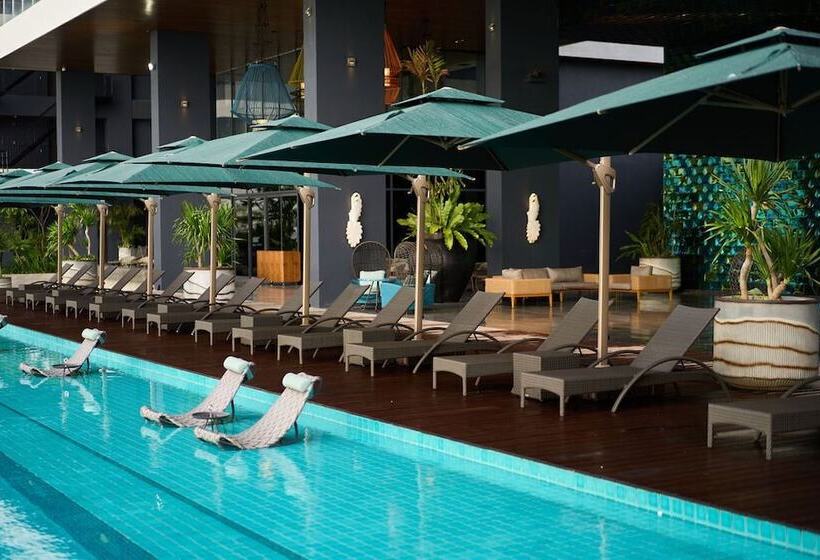 هتل The Reef Island Resort Mactan, Cebu