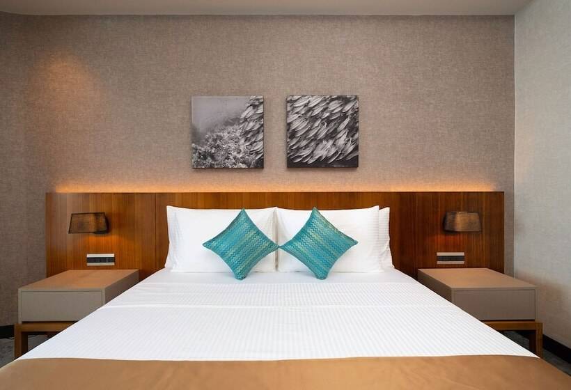 هتل The Reef Island Resort Mactan, Cebu