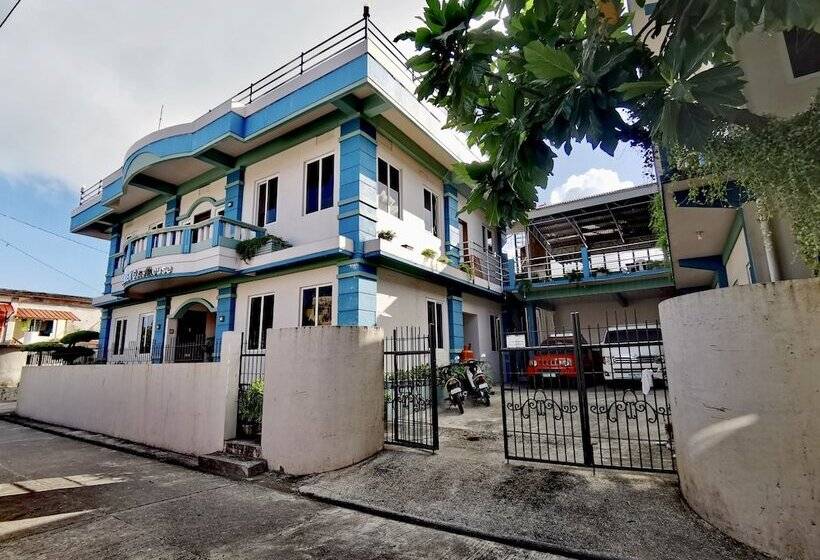 پانسیون Den Den Guesthouse