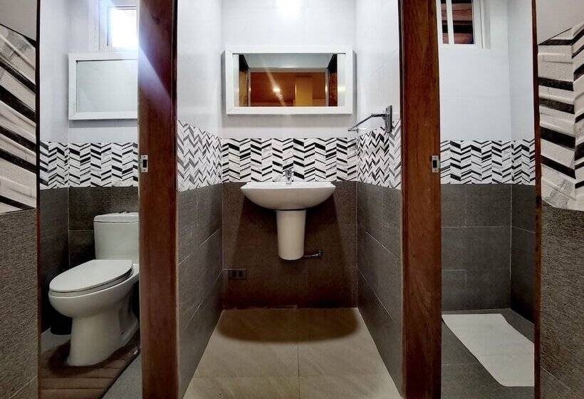 پانسیون Den Den Guesthouse