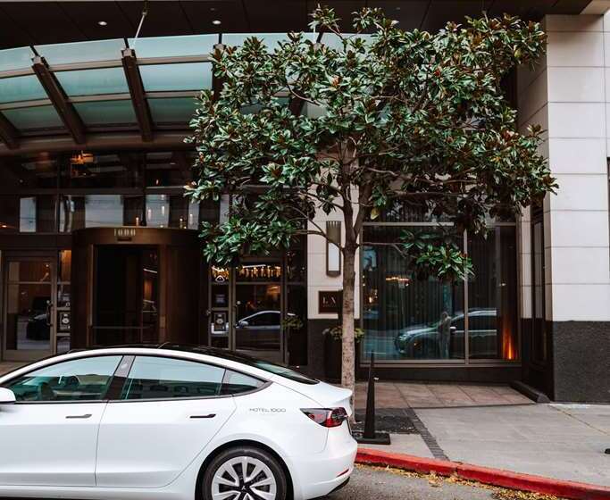 1000, Lxr Hotels & Resorts