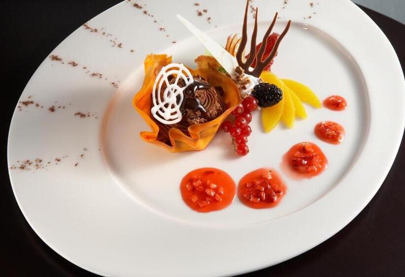 Al Manzel Hotel Apartments