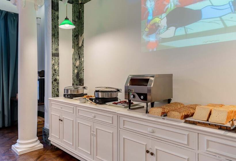 Casa Gracia Barcelona   Hostel