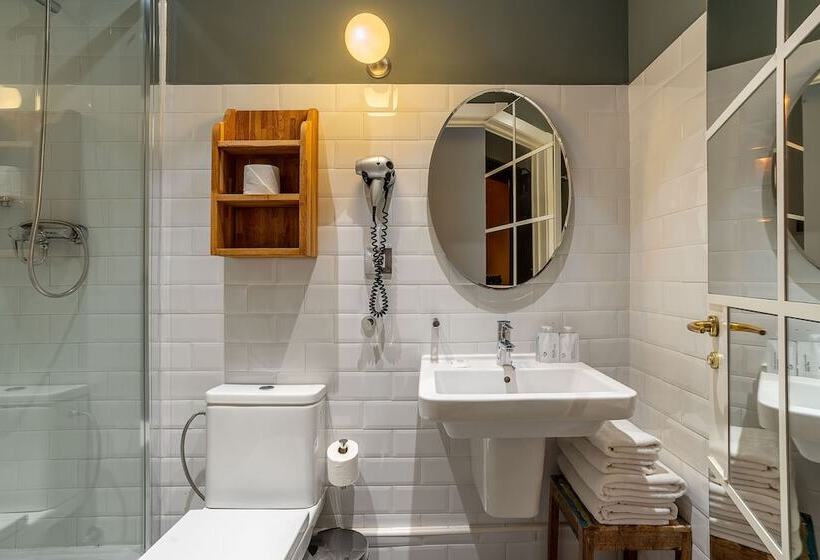 Casa Gracia Barcelona   Hostel