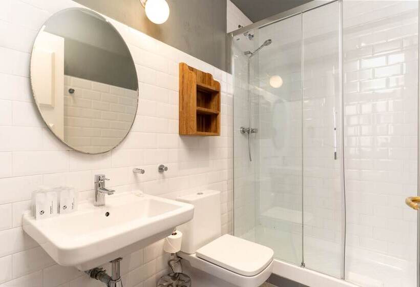 Casa Gracia Barcelona   Hostel