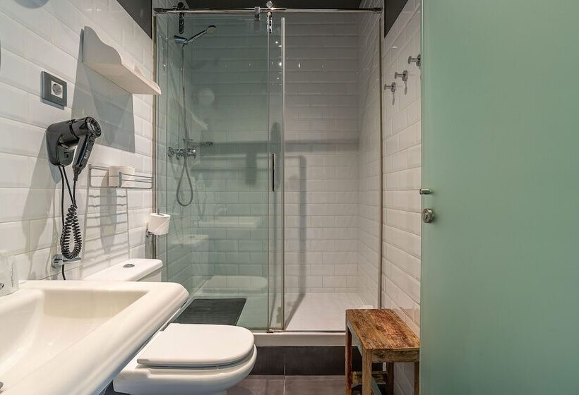 Casa Gracia Barcelona   Hostel