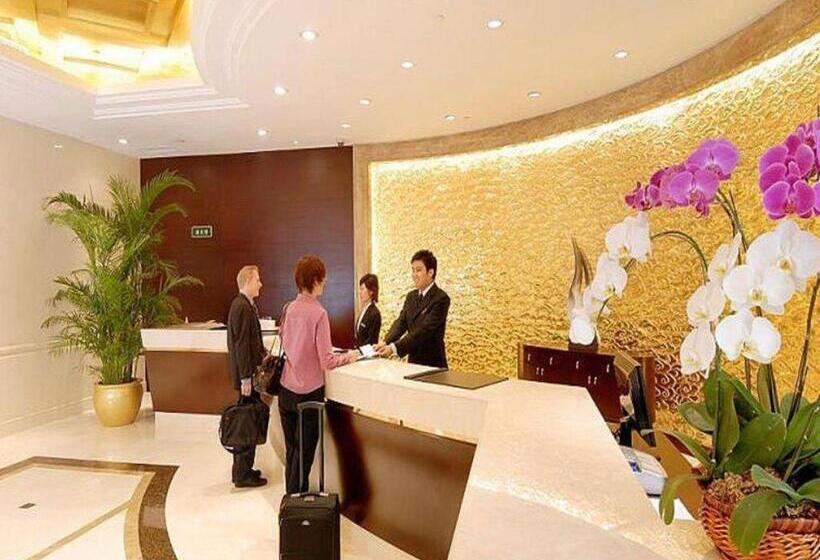 Golden Eagle Summit Hotel Downtown