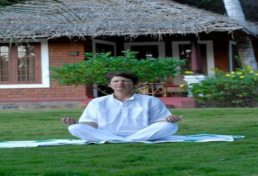 בית מלון כפרי Abad Harmonia Ayurvedic Beach Resort