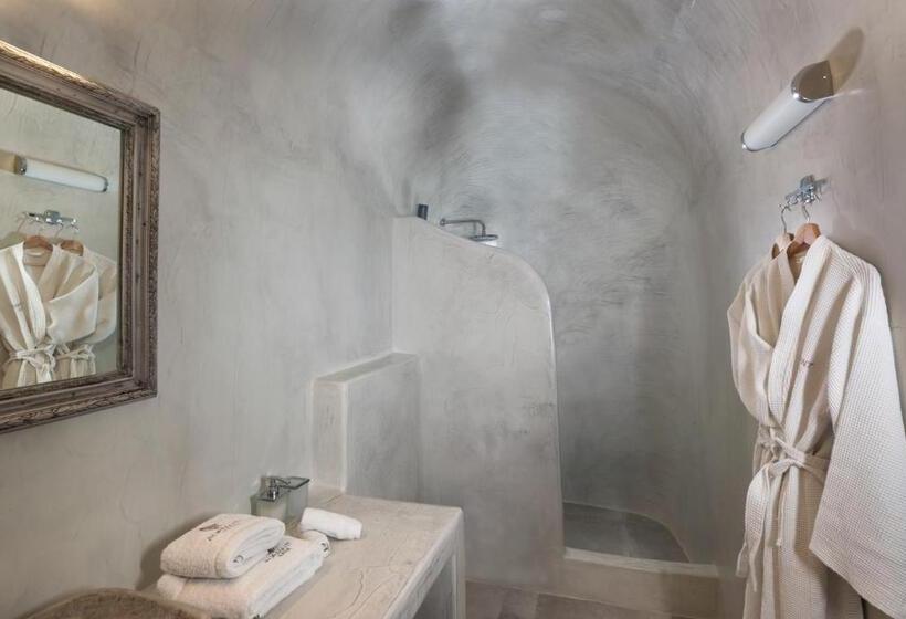 Отель Adamant Suites