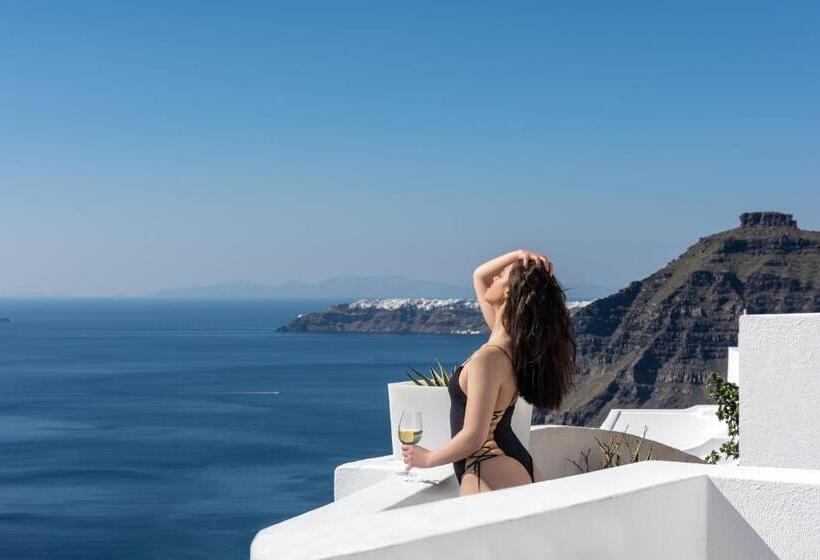 Отель Adamant Suites