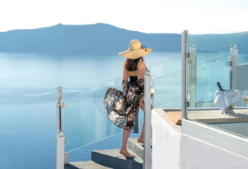 Отель Adamant Suites