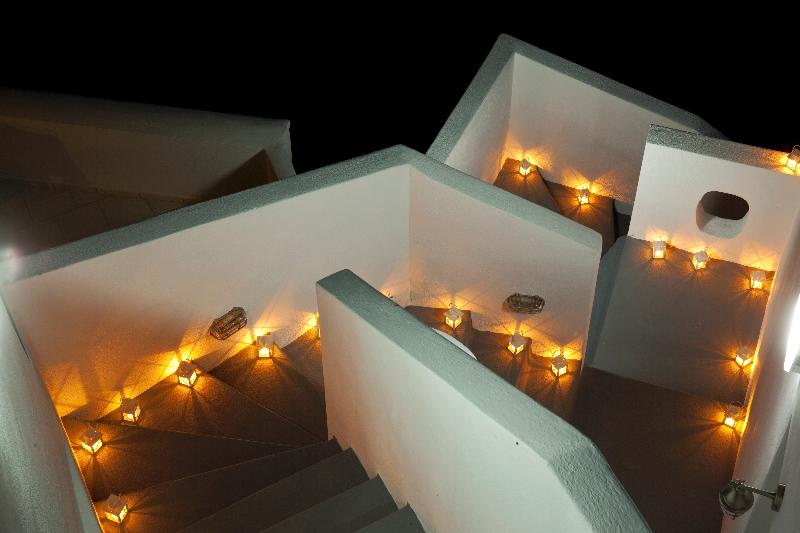 Отель Adamant Suites