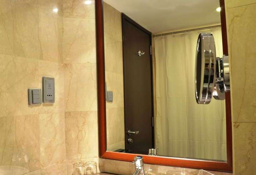 호텔 Adarsh Hamilton