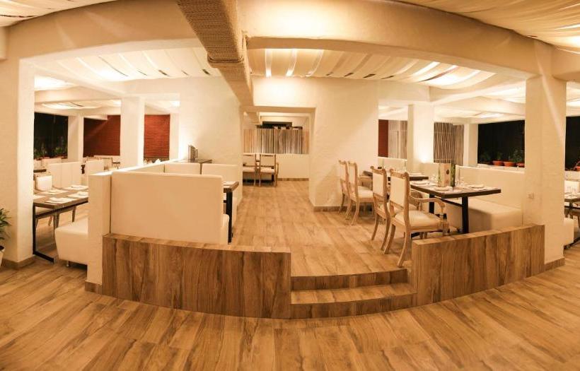 هتل Airport Centre Point