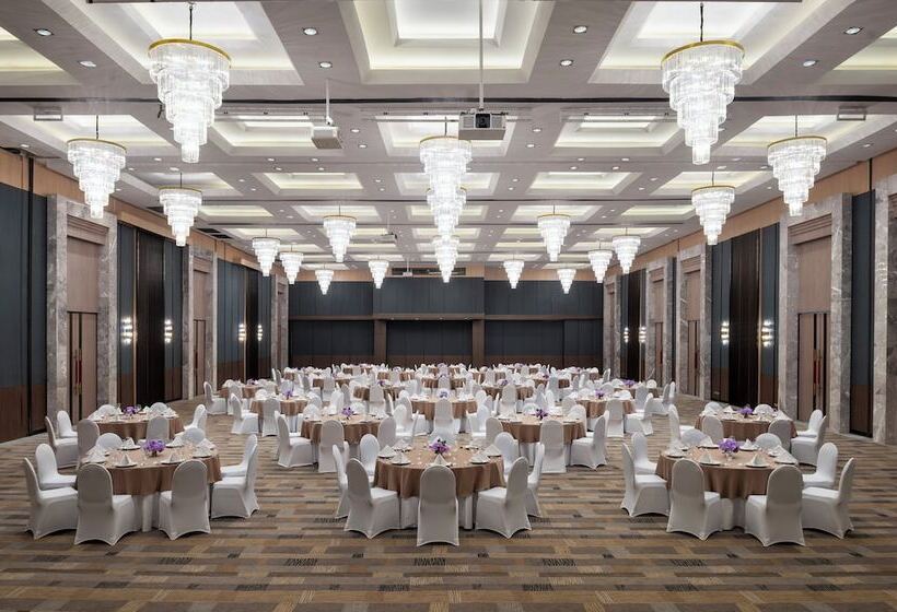 בית מלון כפרי Amari Bangsaen