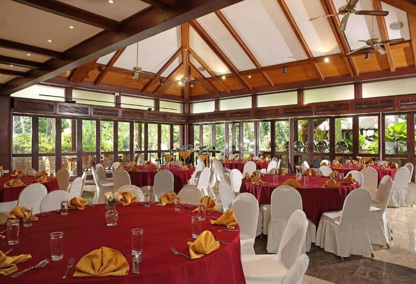 בית מלון כפרי Aryaduta Lippo Village