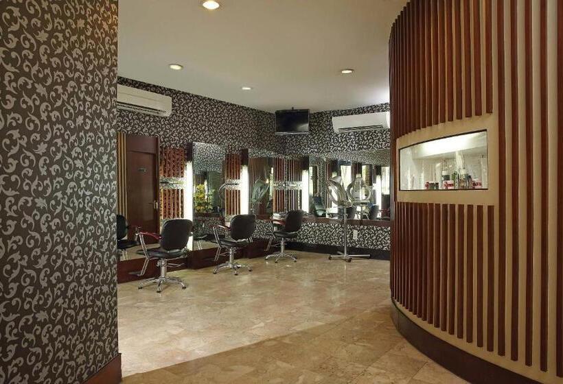 בית מלון כפרי Aryaduta Lippo Village