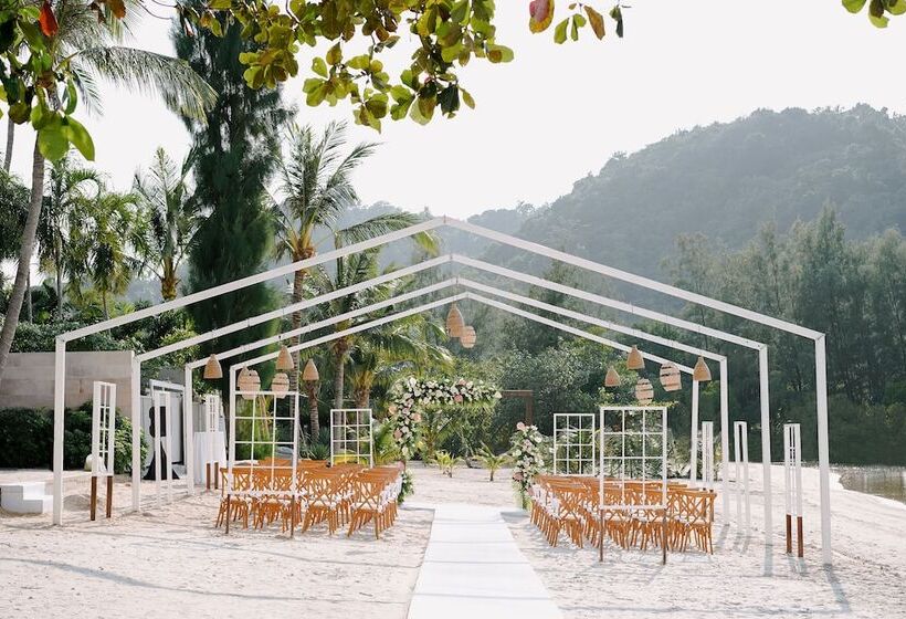 בית מלון כפרי Avani Plus Samui Resort