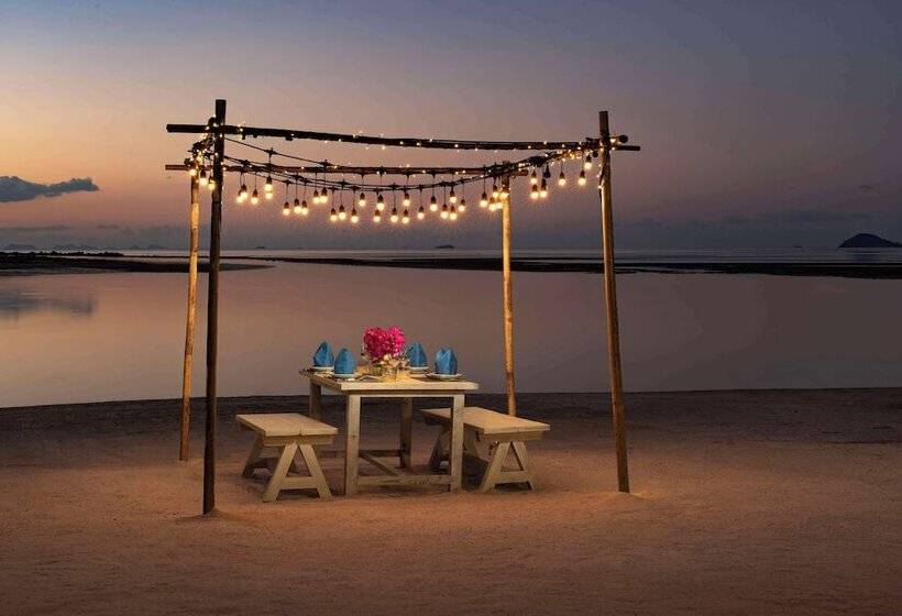 בית מלון כפרי Avani Plus Samui Resort