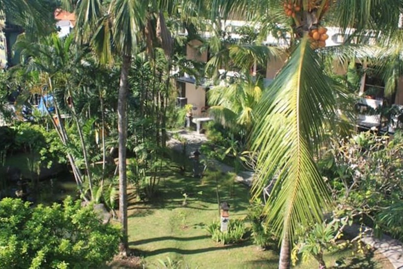 酒店 Bakung Beach Resort