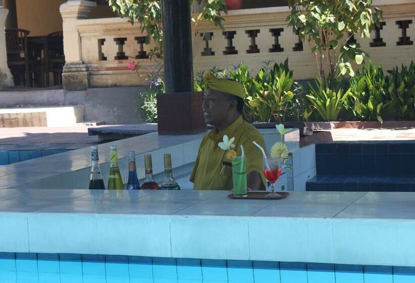 酒店 Bakung Beach Resort