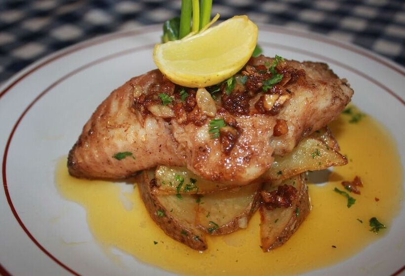 酒店 Bakung Beach Resort