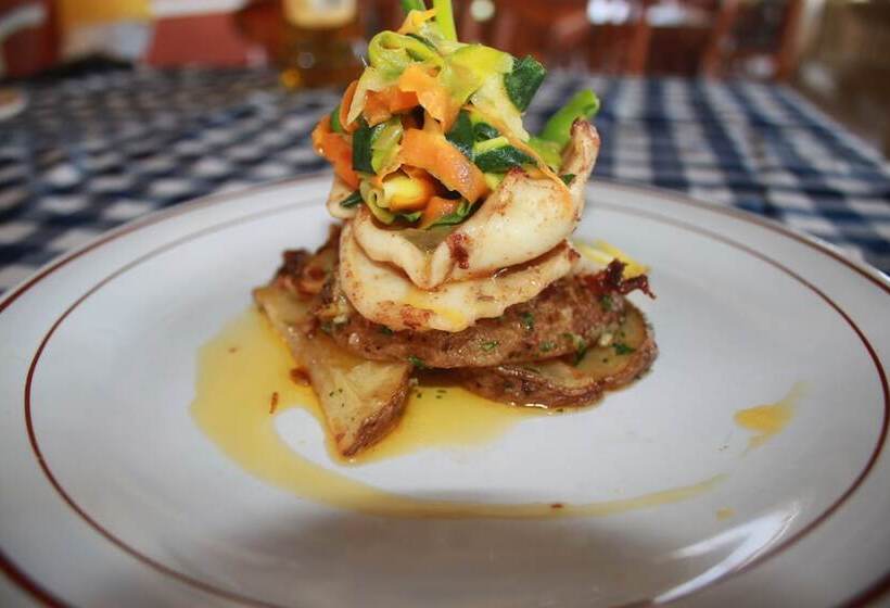 酒店 Bakung Beach Resort