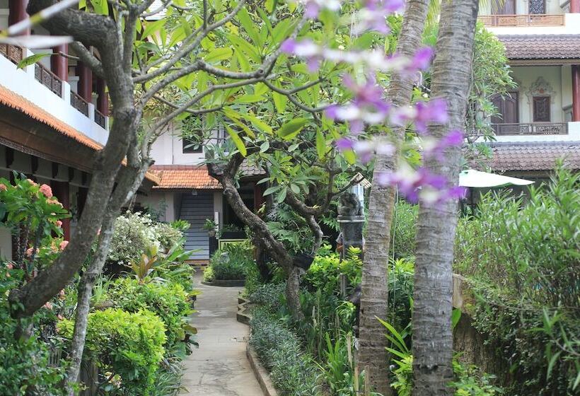 هتل Bakung Sari Resort