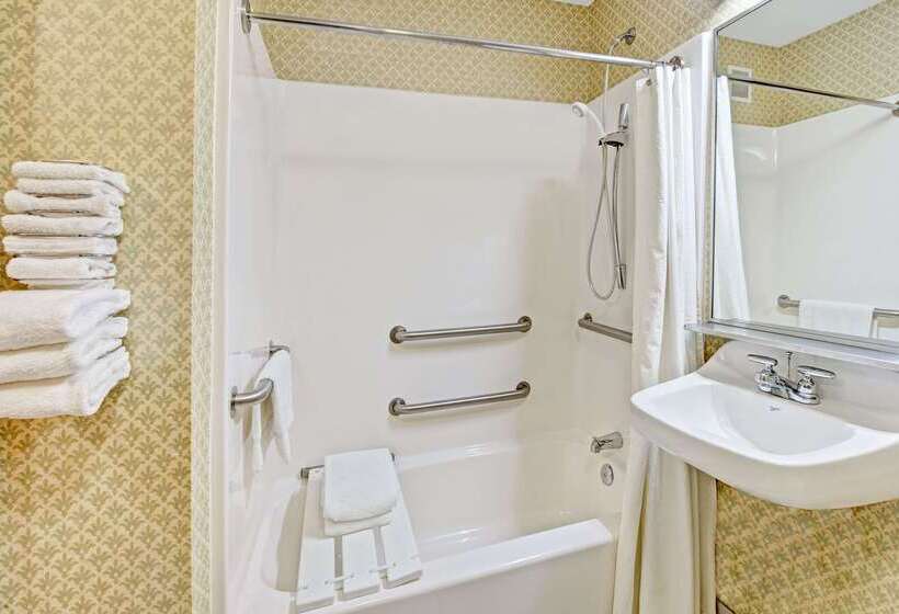 فندق Baymont By Wyndham Indianapolis