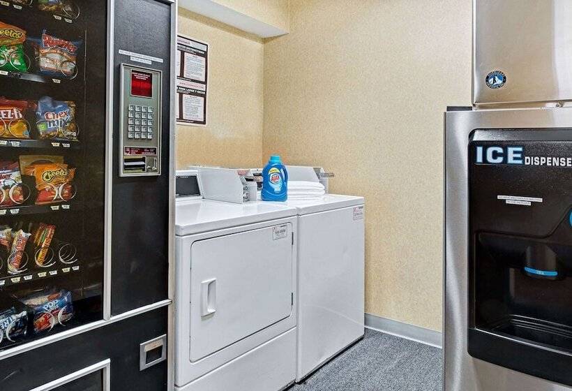 בית מלון כפרי Baymont By Wyndham Indianapolis