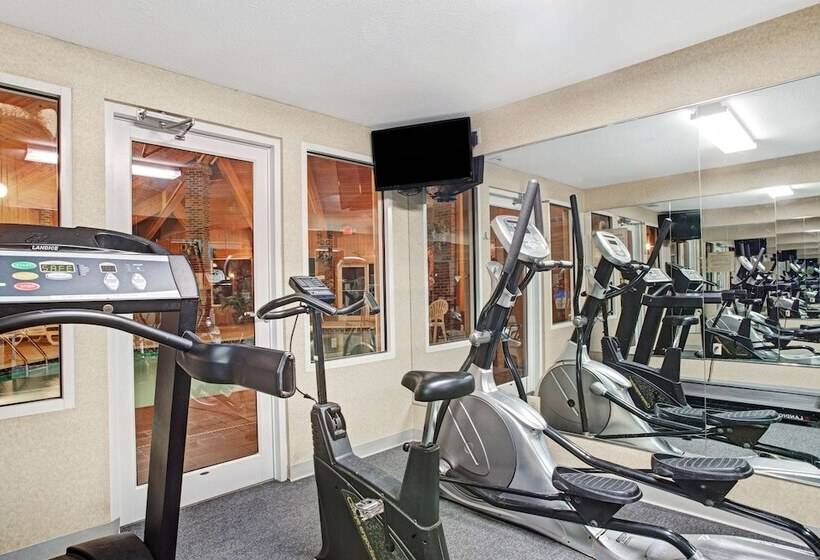 فندق Baymont By Wyndham Indianapolis