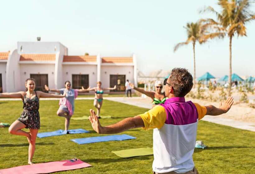 هتل Bm Beach Resort