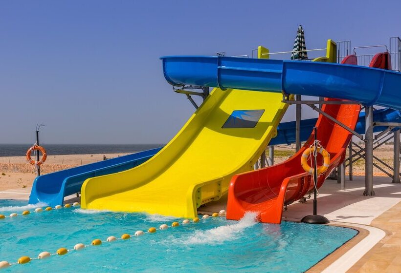 هتل Bm Beach Resort