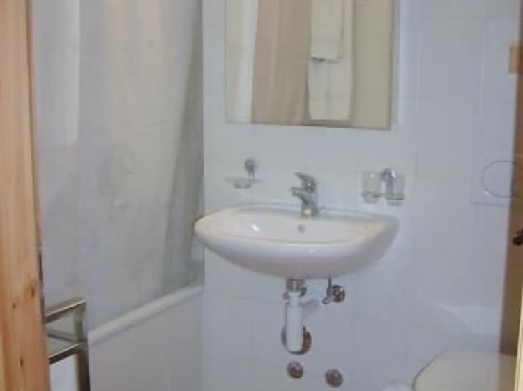 ホテル Castel Club Leysin Parc Resort