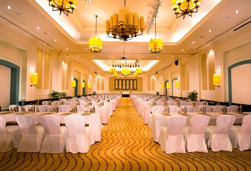 هتل Centara Grand Beach Resort Phuket   Sha Plus