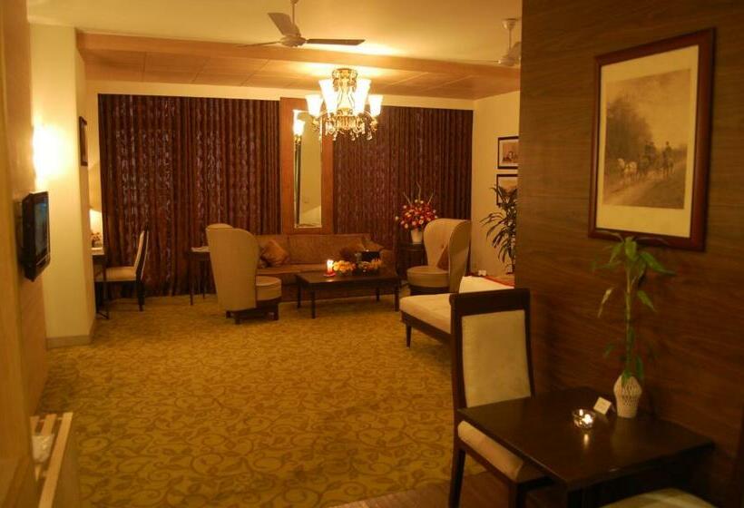 בית מלון כפרי Centre Point