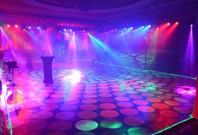 בית מלון כפרי Centre Point