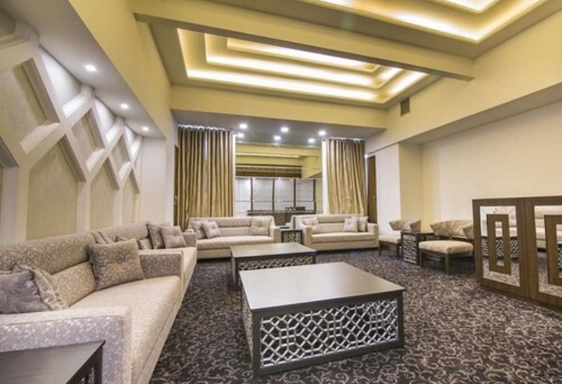 בית מלון כפרי Centre Point