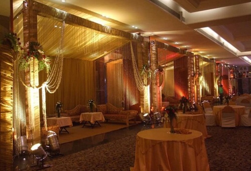 בית מלון כפרי Centre Point