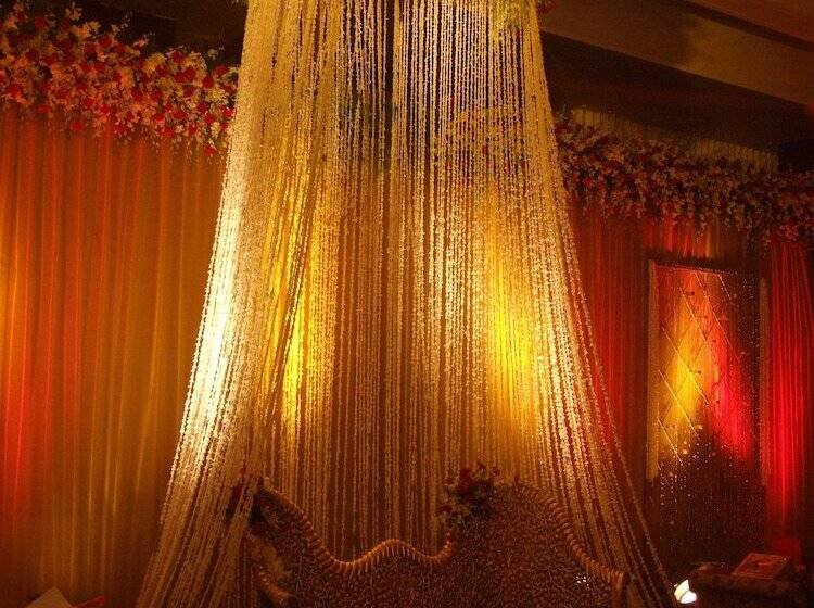 בית מלון כפרי Centre Point