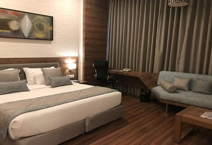 בית מלון כפרי Centre Point