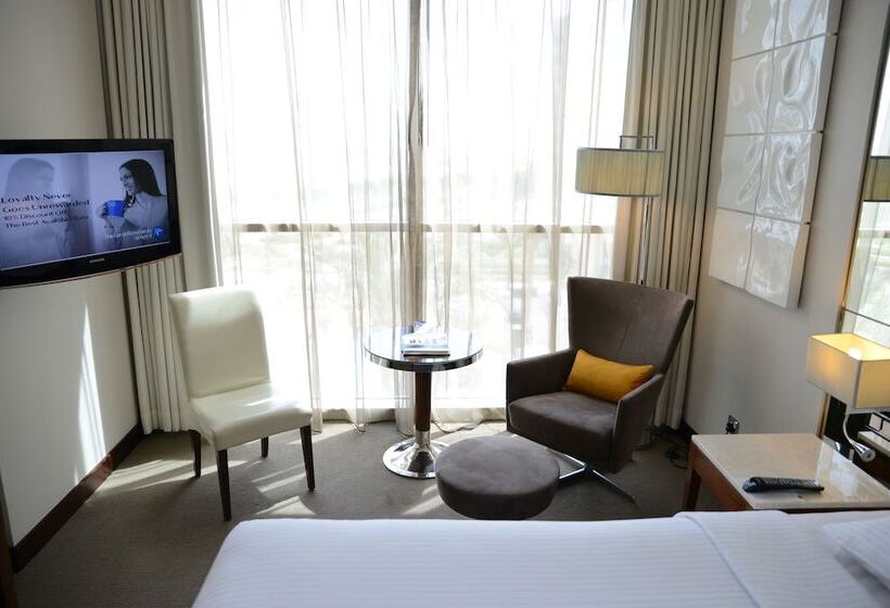 هتل Centro Yas Island By Rotana