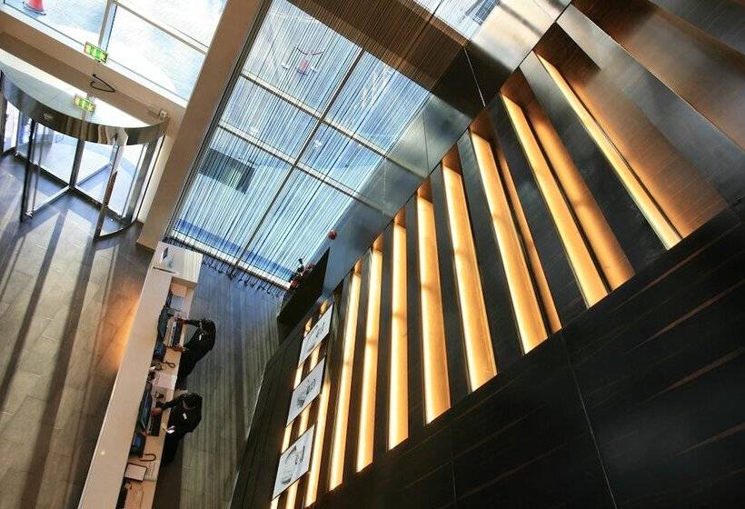 هتل Centro Yas Island By Rotana