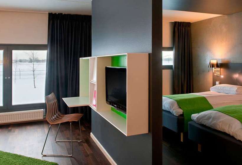 Comfort Hotel Runway