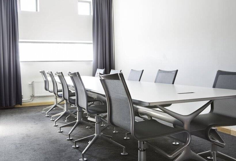 Comfort Hotel Runway