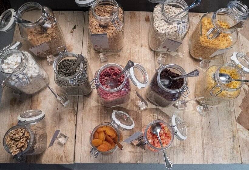 Comfort Hotel Runway