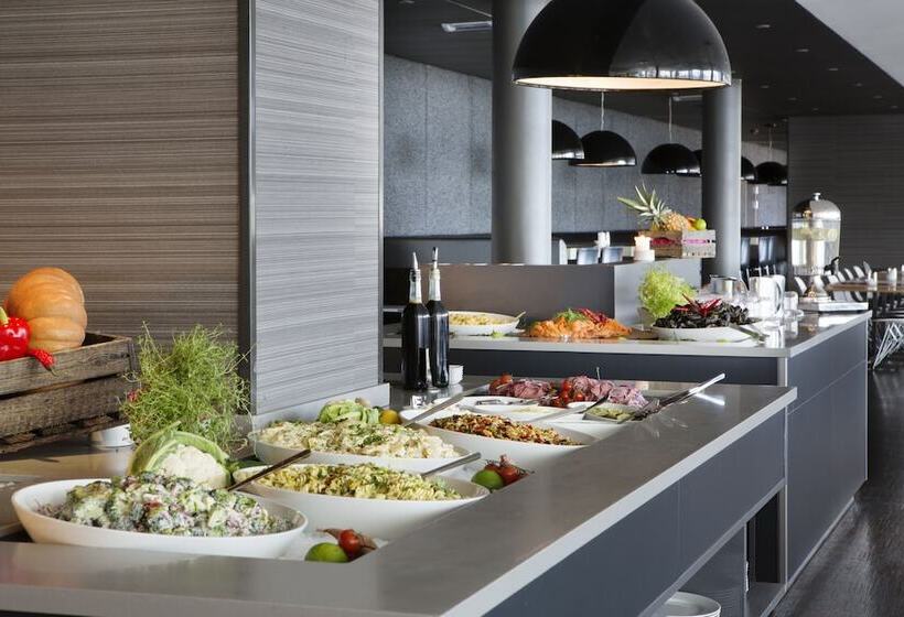 Comfort Hotel Runway