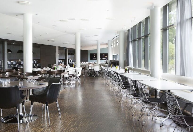 Comfort Hotel Runway