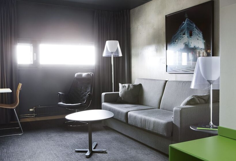 Comfort Hotel Runway