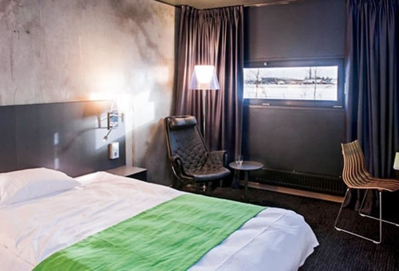 Comfort Hotel Runway